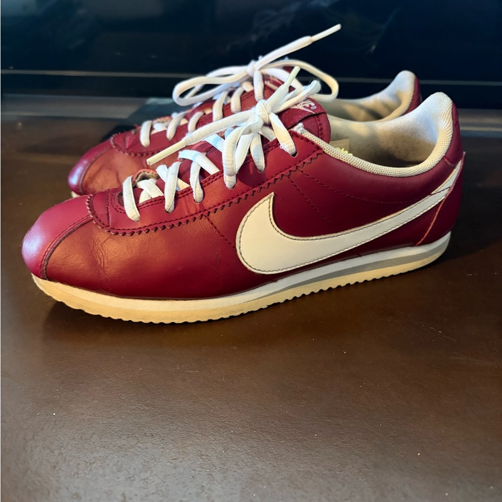 ❌Sold❌ Nike Classic Cortez Leather Red White Size 6Y Retro Sneakers
